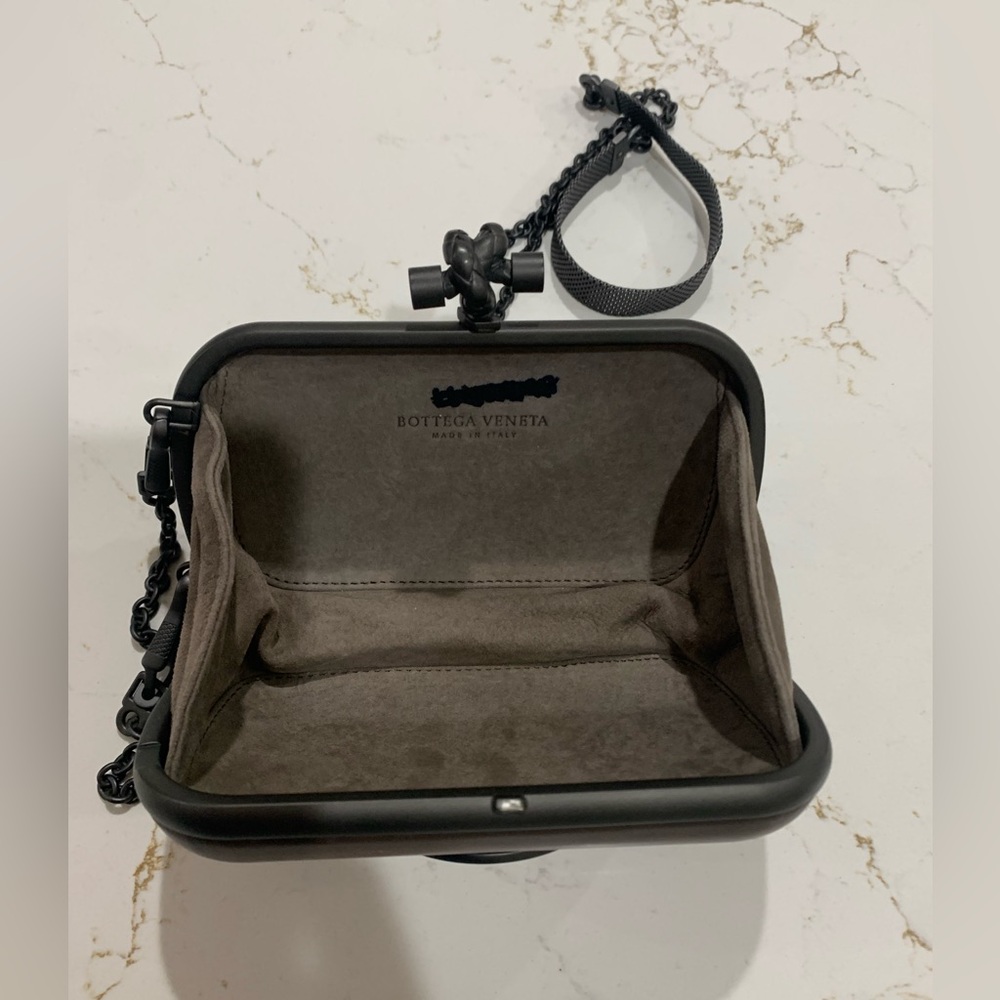 Bottega Veneta Leather Circle Mirror Knot Clutch Crossbody Bag - Picture 11 of 16